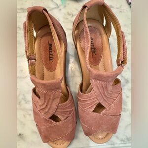 Earth Women's Pink Sandals